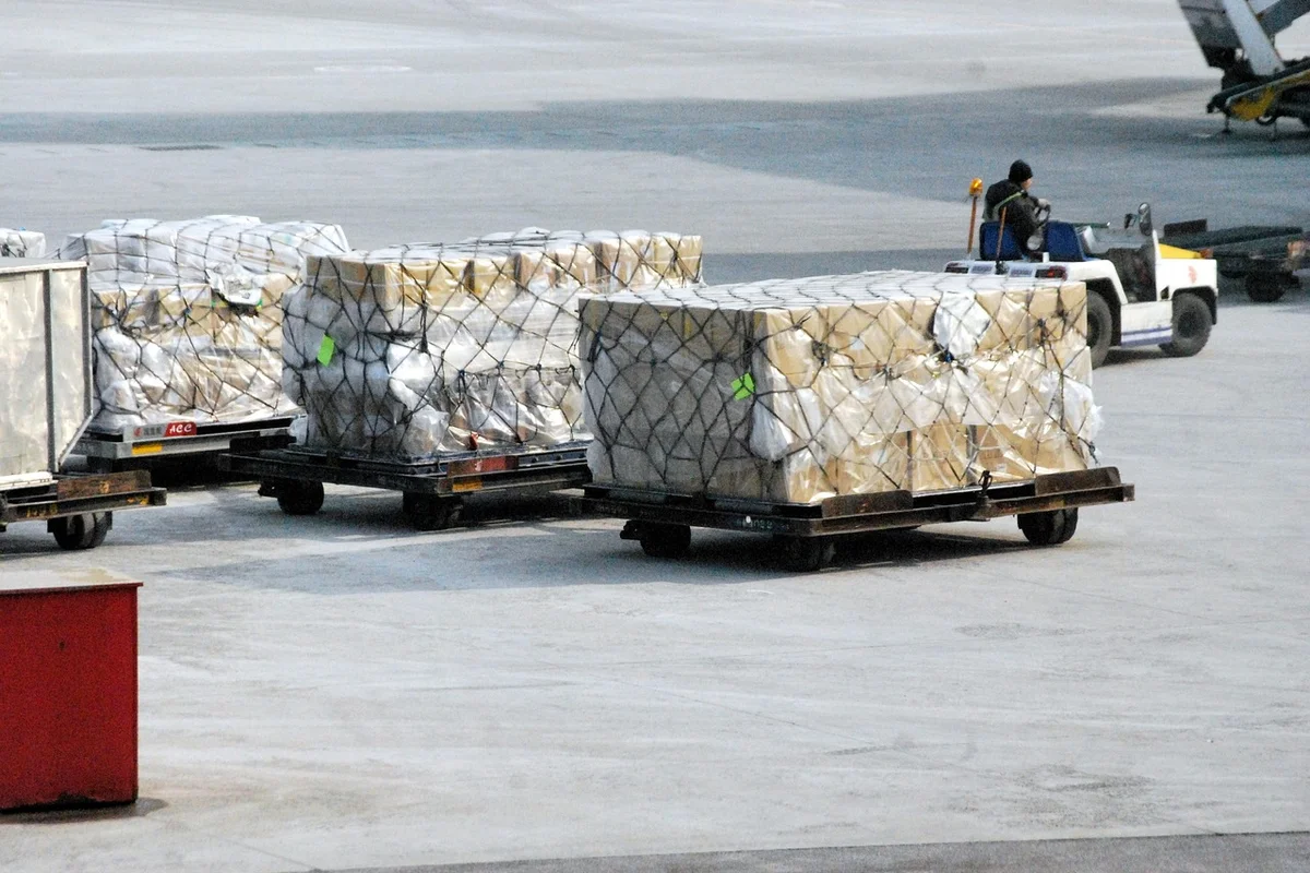 How Auctane ShipStation Tracking Works Auctane ShipStation Tracking workflow from customer order to delivery